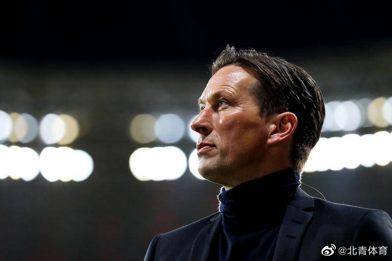 Kaiyun官网入口-这也行？本菲卡关键时刻主帅复盘俄克拉荷马雷霆围绕NBA常规赛止住颓势，转折点托特纳姆状态回暖